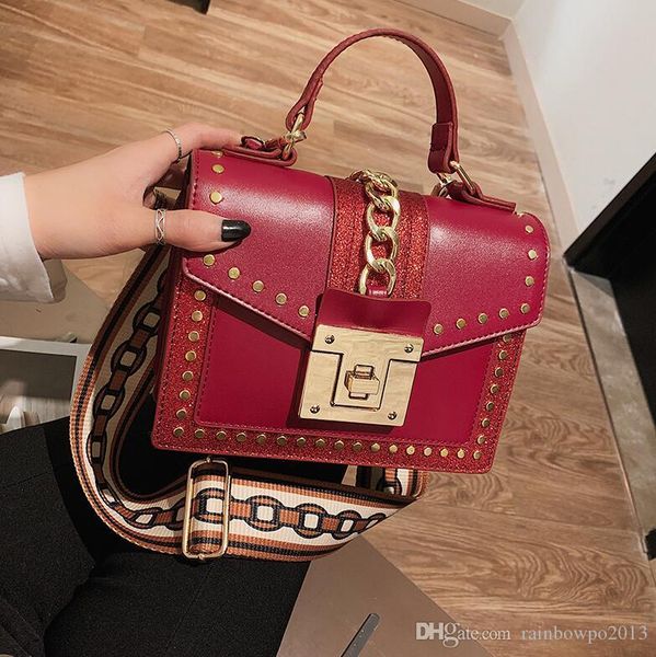 factory wholesale women bag sequined small square bags chain decoration fashion shoulder handbag gold buckle womens messenger handbags, Black;red
factory wholesale women bag sequined small square bags chain decoration fashion shoulder handbag gold buckle womens messenger handbags, Black;red