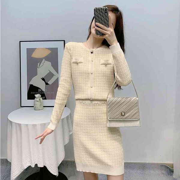 chic office lady knitted single-breasted autumn female mini skirt suits o neck cardigan sweater women bodycon 2 pcs set 210514, White
chic office lady knitted single-breasted autumn female mini skirt suits o neck cardigan sweater women bodycon 2 pcs set 210514, White