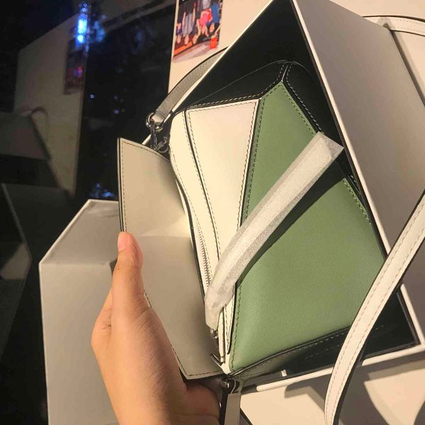 the new bag shoulder cross-body hand-held the same contrast pillow puzzle bags luxury fashion lady one shoulder diagonaluy5y
the new bag shoulder cross-body hand-held the same contrast pillow puzzle bags luxury fashion lady one shoulder diagonaluy5y