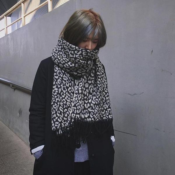 scarves women scarf oversized plaid long imitation cashmere comfortable breathable shawl wraps casual daily wear autumn and winter, Blue;gray
scarves women scarf oversized plaid long imitation cashmere comfortable breathable shawl wraps casual daily wear autumn and winter, Blue;gray