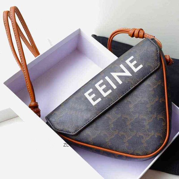 2021 new triumphal triomphe triangle leather one shoulder straddle bag versatile mini bagzlyzly
2021 new triumphal triomphe triangle leather one shoulder straddle bag versatile mini bagzlyzly