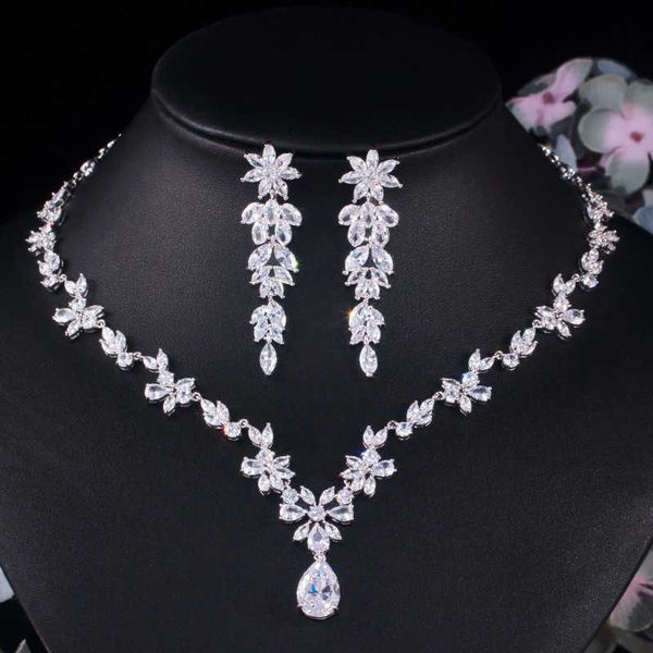 cwwzircons sparkling water drop women wedding jewellery set cubic zirconia flower necklace earring luxury bridal jewelry t451 h1022, Silver
cwwzircons sparkling water drop women wedding jewellery set cubic zirconia flower necklace earring luxury bridal jewelry t451 h1022, Silver