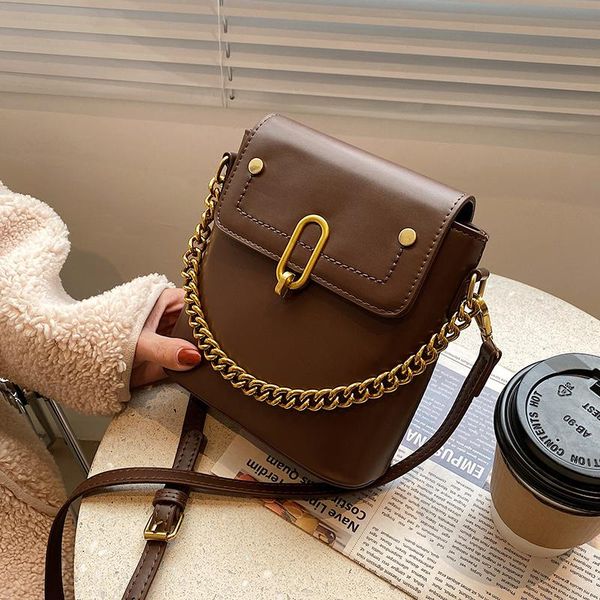 evening bags niche design bag 2021 female autumn retro messenger fashionable square handbag shoulder width: 17.5cm
evening bags niche design bag 2021 female autumn retro messenger fashionable square handbag shoulder width: 17.5cm