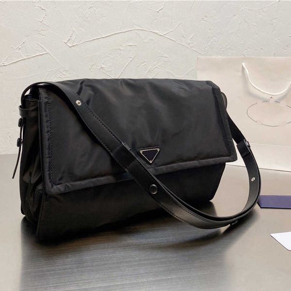 2022 fashion mens womens re nylon shoulder bags cross body for men designer luxuries messenger purse handbags
2022 fashion mens womens re nylon shoulder bags cross body for men designer luxuries messenger purse handbags