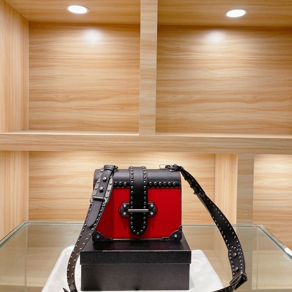 designer crossbody bag ladies luxury shoulder bags fashion brand genuine leather high-quality high-capacity evening party hard square totes
designer crossbody bag ladies luxury shoulder bags fashion brand genuine leather high-quality high-capacity evening party hard square totes