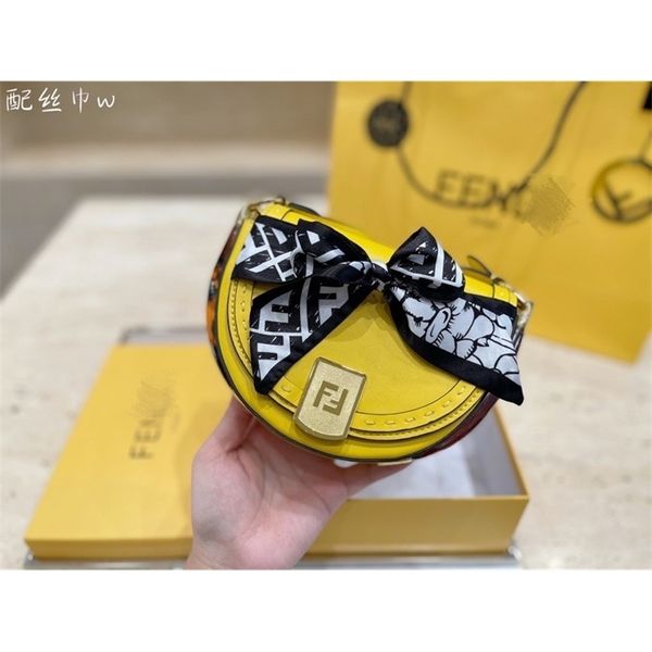 wholesale and 21f saddle underarm summer spring half moon bag, single shoulder crossbody bag, popular star's same style women' lux
wholesale and 21f saddle underarm summer spring half moon bag, single shoulder crossbody bag, popular star's same style women' lux