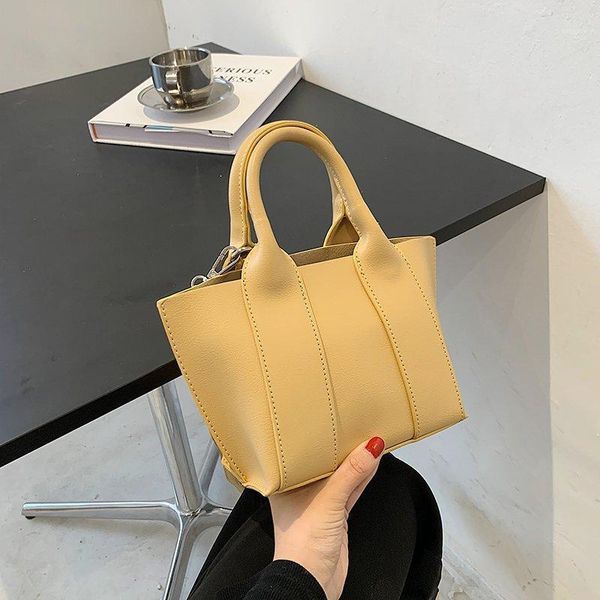 evening bags 2021 summer trendy simple solid color bucket fashion ladies brand design casual shoulder bag leather handbags1
evening bags 2021 summer trendy simple solid color bucket fashion ladies brand design casual shoulder bag leather handbags1