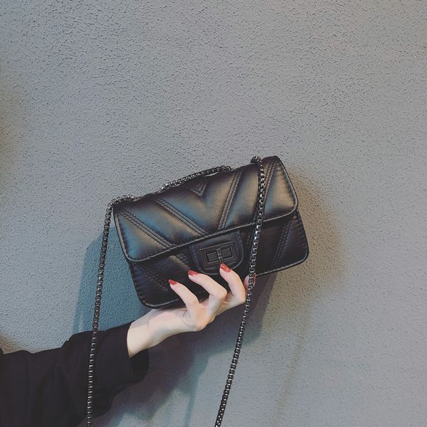 handbag bag 2021 messenger spring and summer women's 2021 small xiangfeng korean single shoulder, Black;red
handbag bag 2021 messenger spring and summer women's 2021 small xiangfeng korean single shoulder, Black;red