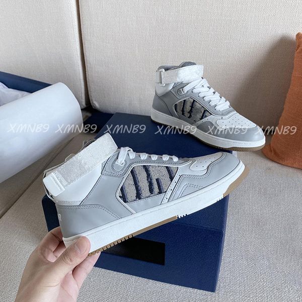 designer sneakers shoes for men and women 2021 latest luxurys full letters sports casual shoe outdoor walking high boots europe america
designer sneakers shoes for men and women 2021 latest luxurys full letters sports casual shoe outdoor walking high boots europe america
