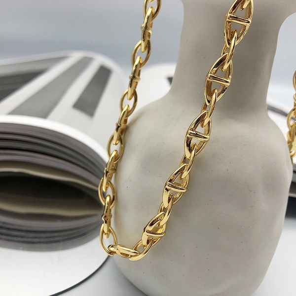 female pointed metal sensitin chain plated with genuine gold 18k necklace with minimalist design of collarbone chain, Golden;silver
female pointed metal sensitin chain plated with genuine gold 18k necklace with minimalist design of collarbone chain, Golden;silver