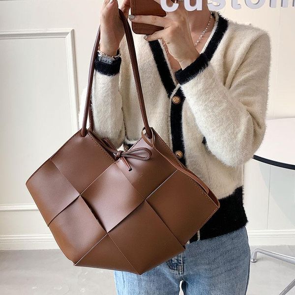 evening bags high capacity leather ladies handbag suit women's shoulder bag fashion luxury designer brand cross-body shopping trip beach
evening bags high capacity leather ladies handbag suit women's shoulder bag fashion luxury designer brand cross-body shopping trip beach