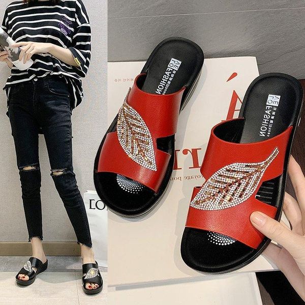 slippers summer soft bottom antiskid women wear flat fashion sandals leaf sequin diamond high heel, Black
slippers summer soft bottom antiskid women wear flat fashion sandals leaf sequin diamond high heel, Black