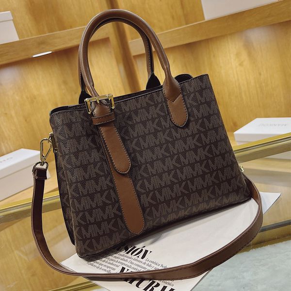 wholesale ladies leathers shoulder bags hong kong wind mass printing fashion tote bag elegant multifunctional leather handbag street trend c, Black;red
wholesale ladies leathers shoulder bags hong kong wind mass printing fashion tote bag elegant multifunctional leather handbag street trend c, Black;red