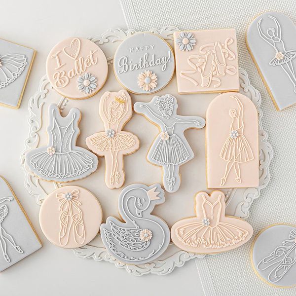 baking moulds ballet girl swan shoes fondant cake biscuit embossing mold cookie stamp cutter tools for icing cutting die decor
baking moulds ballet girl swan shoes fondant cake biscuit embossing mold cookie stamp cutter tools for icing cutting die decor