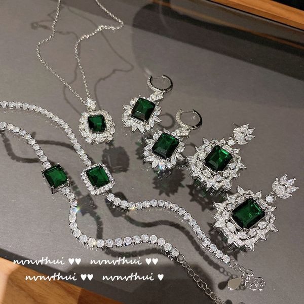 strands strings oil painting peacock green earrings plated with 18k gold multi cut emerald zircon kite brooch necklace set, Black
strands strings oil painting peacock green earrings plated with 18k gold multi cut emerald zircon kite brooch necklace set, Black