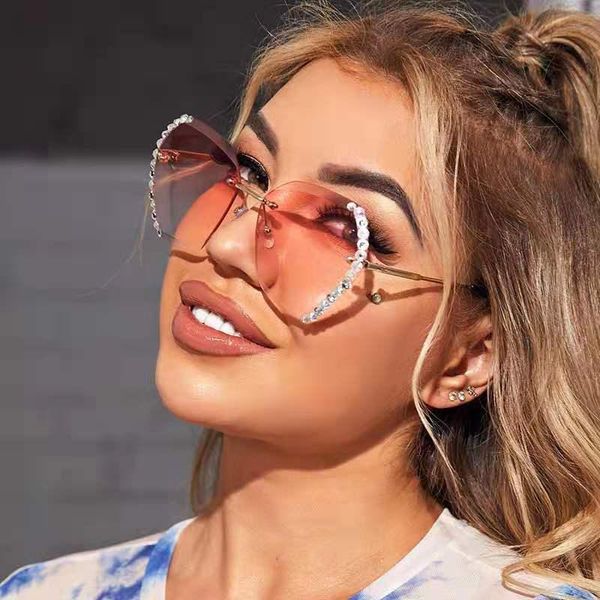 sunglasses 2021 fashion brand design vintage rimless rhinestone women men retro cutting lens gradient sun glasses female uv400, White;black
sunglasses 2021 fashion brand design vintage rimless rhinestone women men retro cutting lens gradient sun glasses female uv400, White;black