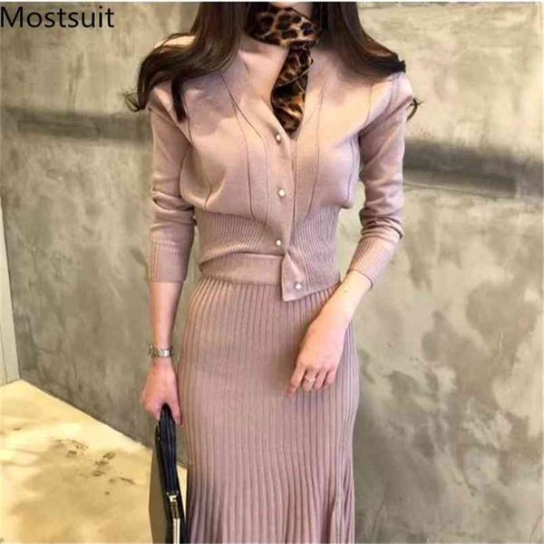 korean knitted two piece set women v-neck cardigan + elastic waist skirt suits elegant vintage solid ladies matching 210513, White
korean knitted two piece set women v-neck cardigan + elastic waist skirt suits elegant vintage solid ladies matching 210513, White