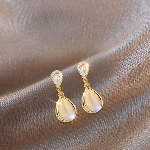 hoop & huggie 2021 trend jewelry pearl earrings for women multi-style gold metal circle wedding gift, Golden;silver
hoop & huggie 2021 trend jewelry pearl earrings for women multi-style gold metal circle wedding gift, Golden;silver