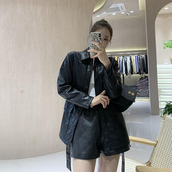 women's leather & faux mid-length women black coat plus sashes single-breasted big pocket lapel long sleeve autumn casual biker jacket
women's leather & faux mid-length women black coat plus sashes single-breasted big pocket lapel long sleeve autumn casual biker jacket