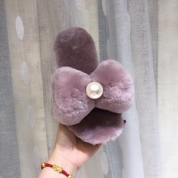 slippers 2021 winter woman slipper pearl sheep's fur candy color outside flip flops thickening warm shoes zapatos de mujer slide, Black
slippers 2021 winter woman slipper pearl sheep's fur candy color outside flip flops thickening warm shoes zapatos de mujer slide, Black