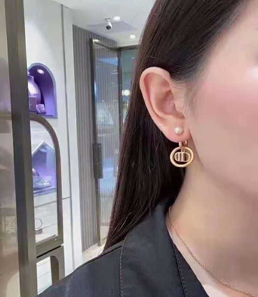 70% off luxury jewelry jiadijia pearl classic big circle letter new light luxury girl high version versatile earrings, Golden
70% off luxury jewelry jiadijia pearl classic big circle letter new light luxury girl high version versatile earrings, Golden