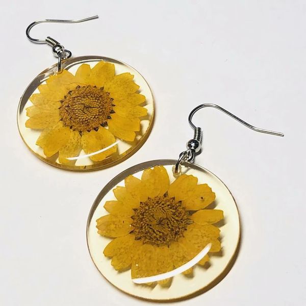 new diy handmade real plant dried flowers transparent pressed flower dangle earing for women, Golden;silver
new diy handmade real plant dried flowers transparent pressed flower dangle earing for women, Golden;silver
