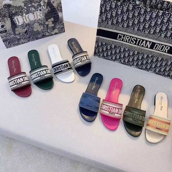wear print leather lettered thick heel slippers 2021 summer new home d women's shoes knitting embroidery flat slippers cj{category}, Black
wear print leather lettered thick heel slippers 2021 summer new home d women's shoes knitting embroidery flat slippers cj{category}, Black