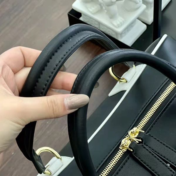 2022women vintage bags socialite barrel-shaped handbag fashion girls shoulder crossbody bag with long strap
2022women vintage bags socialite barrel-shaped handbag fashion girls shoulder crossbody bag with long strap