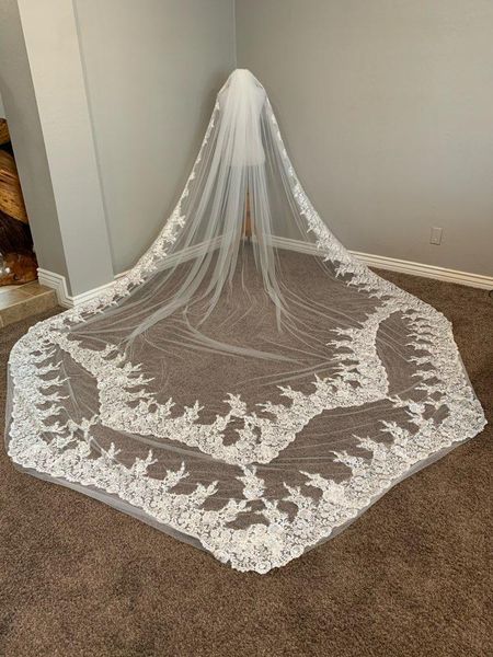 bridal veils white/ivory lace appliqued 3m long wedding veil mantilla accessories veu de noiva ee301, Black
bridal veils white/ivory lace appliqued 3m long wedding veil mantilla accessories veu de noiva ee301, Black