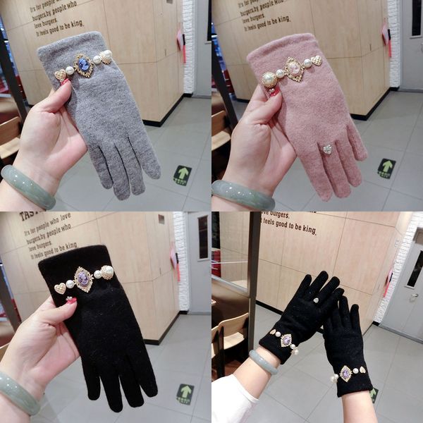 gloves japanese autumn and winter portrait pearl metal love cashmere warm thickened split finger women' cycling, Blue;gray
gloves japanese autumn and winter portrait pearl metal love cashmere warm thickened split finger women' cycling, Blue;gray