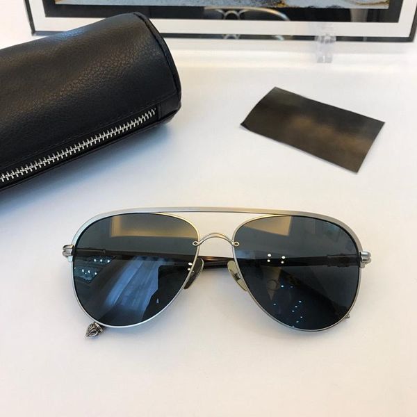 sunglasses gold metal large frame men's glasses probasshole oval round temples fashion personality female anti-uv400, White;black
sunglasses gold metal large frame men's glasses probasshole oval round temples fashion personality female anti-uv400, White;black