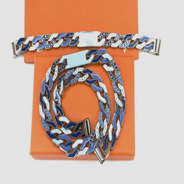 luxury designer bracelets cuff fashion jewelry men's hip hop silver metal enamel carving v initials thick cuban chain ring ne262y, White
luxury designer bracelets cuff fashion jewelry men's hip hop silver metal enamel carving v initials thick cuban chain ring ne262y, White