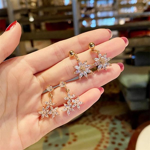 dangle & chandelier 2021 dainty korean flower earrring for women bling zirconia hollow lace stud earring wedding brincos, Silver
dangle & chandelier 2021 dainty korean flower earrring for women bling zirconia hollow lace stud earring wedding brincos, Silver
