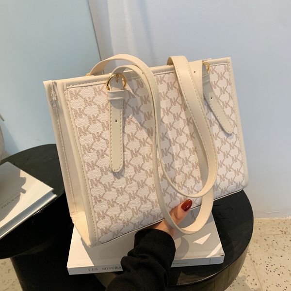 large capacity large tote bag women 2021 new trend fashion handbag shoulder bags for women tote good texture female underarm bag
large capacity large tote bag women 2021 new trend fashion handbag shoulder bags for women tote good texture female underarm bag