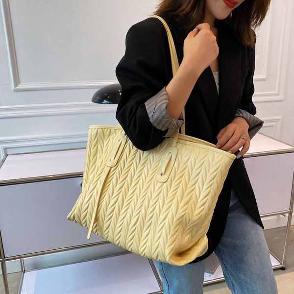 evening bags large capacity bag women's 2021 summer underarm tote personalized fashion shoulder pu exquisite shopping
evening bags large capacity bag women's 2021 summer underarm tote personalized fashion shoulder pu exquisite shopping