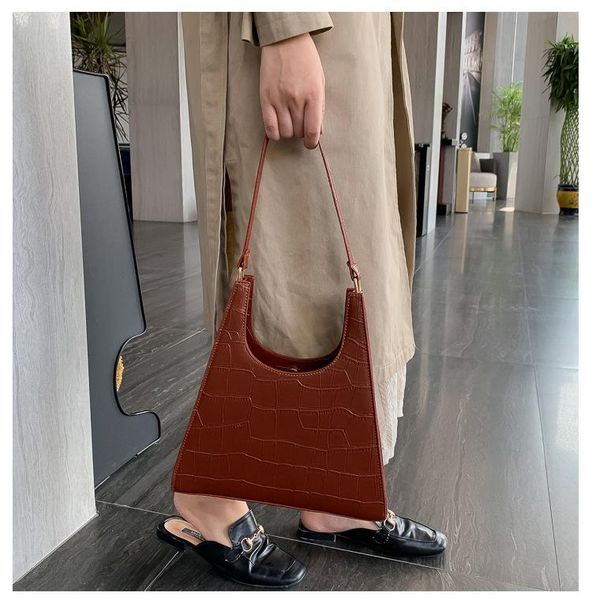 totes fashion exquisite shopping bag retro casual women shoulder bags female leather solid color chain handbag
totes fashion exquisite shopping bag retro casual women shoulder bags female leather solid color chain handbag