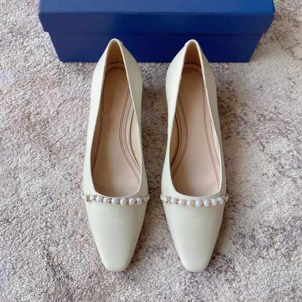 new style small fragrance pearl sandals chain single shoes solid color grained layer cowhide horseshoe heel high heels square toe 01, Black
new style small fragrance pearl sandals chain single shoes solid color grained layer cowhide horseshoe heel high heels square toe 01, Black