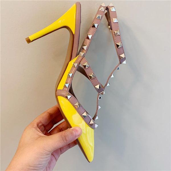 2021 casual designer lady fashion brand women shoes yellow patent leather spikes point toe high heels bride wedding pumps 1, Black
2021 casual designer lady fashion brand women shoes yellow patent leather spikes point toe high heels bride wedding pumps 1, Black