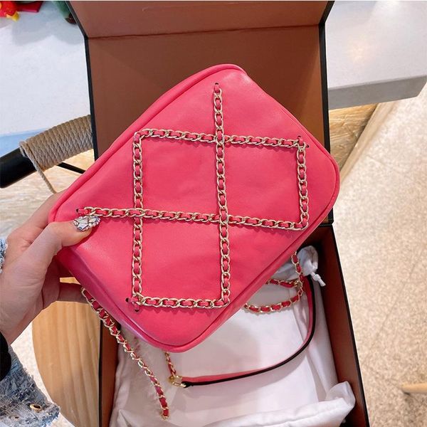 cross body fashion leather 100% cowhide 4 colors classic chain one-shoulder diagonal handbag
cross body fashion leather 100% cowhide 4 colors classic chain one-shoulder diagonal handbag