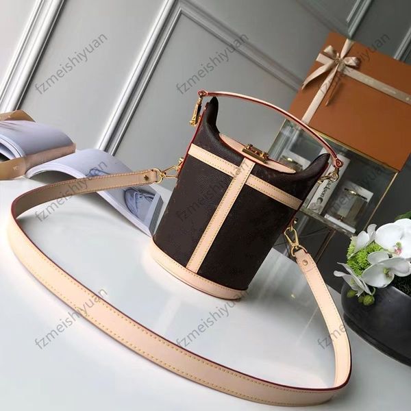 french fries bag new presbyopic bucket cylindrical shoulder messenger handbag fashion cylinder trend female bags
french fries bag new presbyopic bucket cylindrical shoulder messenger handbag fashion cylinder trend female bags