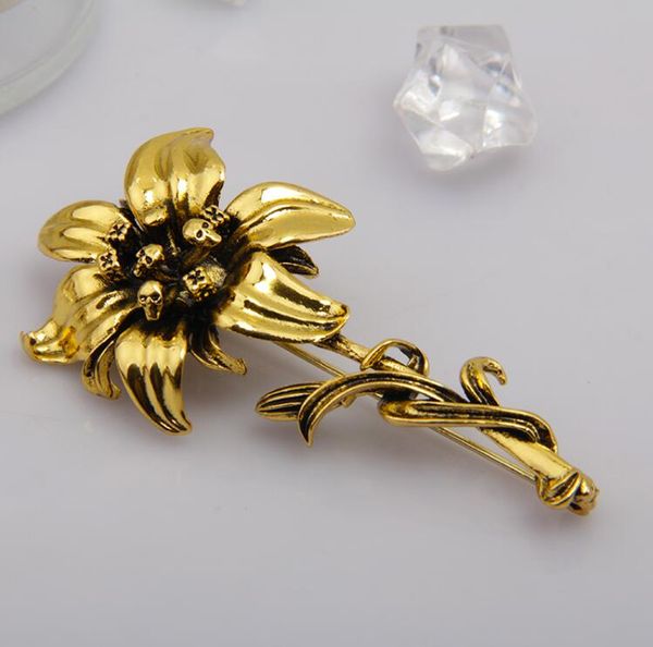 2021 europe and the united states dark retro vintage old skull flower brooch personality suit coat corsage accessories female, Gray
2021 europe and the united states dark retro vintage old skull flower brooch personality suit coat corsage accessories female, Gray