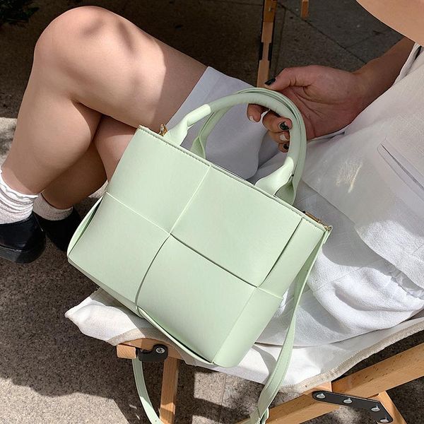 evening bags design pu weave leather small green tote crossbody 2021 summer women luxury lady fashion brand trend shoulder handbags
evening bags design pu weave leather small green tote crossbody 2021 summer women luxury lady fashion brand trend shoulder handbags