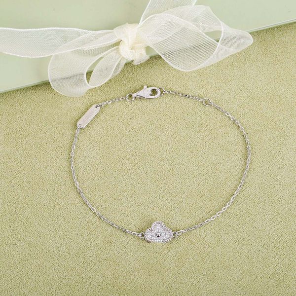 s925 silver mini flower bracelet with all diamond for women wedding jewelry gift web115
s925 silver mini flower bracelet with all diamond for women wedding jewelry gift web115