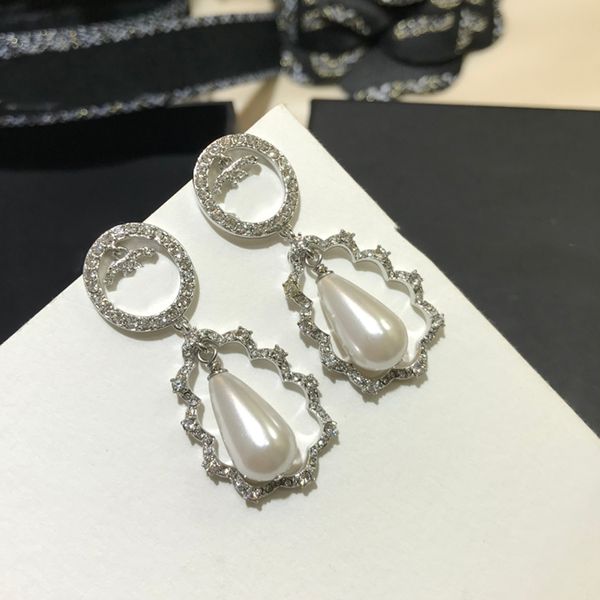 selling designer earrings classic two letter logo hollow out water drop glass pearl pendant earrings l0-c19, Golden;silver
selling designer earrings classic two letter logo hollow out water drop glass pearl pendant earrings l0-c19, Golden;silver