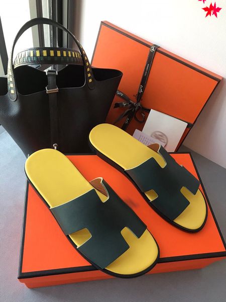 2021 luxuries designer men's slippers sandals men shoes slide summer fashion wide flat flip flops with box size 39-45 -l459, Black
2021 luxuries designer men's slippers sandals men shoes slide summer fashion wide flat flip flops with box size 39-45 -l459, Black