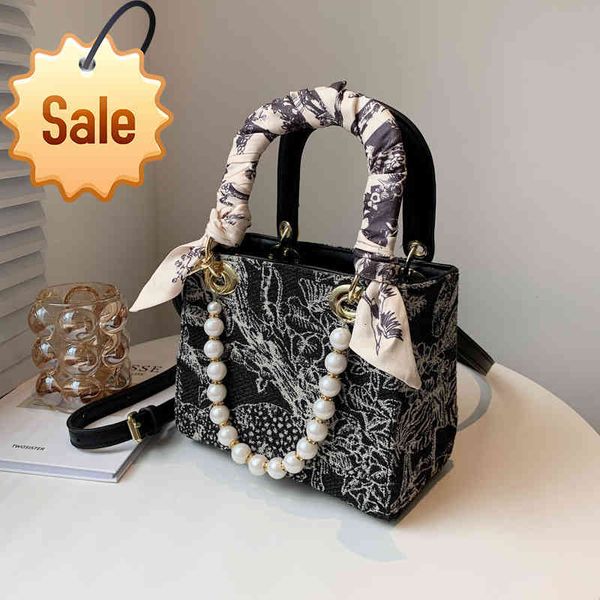 women's bag 2021 summer new fashion pearl silk scarf portable princess bag net red foreign style ins single shoulder messenger bag
women's bag 2021 summer new fashion pearl silk scarf portable princess bag net red foreign style ins single shoulder messenger bag