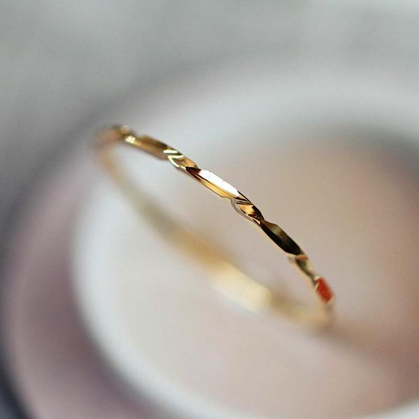wedding rings minimalist female small finger ring classic gold color metal thin promise bridal round engagement for women, Slivery;golden
wedding rings minimalist female small finger ring classic gold color metal thin promise bridal round engagement for women, Slivery;golden