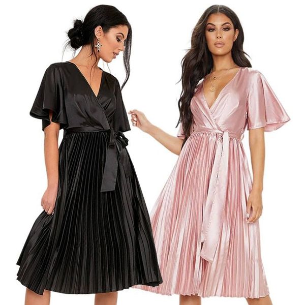 summer 2021 black pink short sleeve v-neck dress large skirt wrinkled hem casual beach skirt, Black;red
summer 2021 black pink short sleeve v-neck dress large skirt wrinkled hem casual beach skirt, Black;red