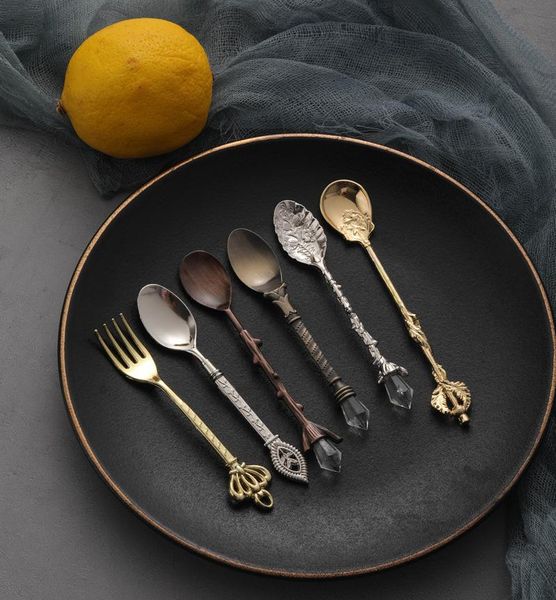 spoons 6pcs/set vintage fork mini royal style golden shell metal carved coffee fruit prikkers dessert teaspoon
spoons 6pcs/set vintage fork mini royal style golden shell metal carved coffee fruit prikkers dessert teaspoon