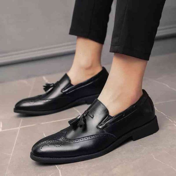 dress shoes lançamentos couro artificial masculino alta qualidade pu casual e confortável retrô clássico calçados masculinos hc581 dbl6, Black
dress shoes lançamentos couro artificial masculino alta qualidade pu casual e confortável retrô clássico calçados masculinos hc581 dbl6, Black